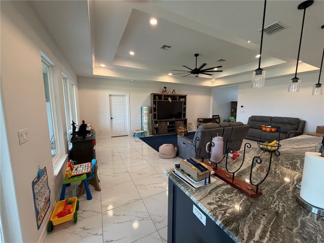 7830 Leylah Dr, Corpus Christi, TX 78414
