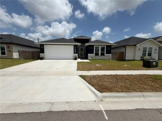 7830 Leylah Dr, Corpus Christi, TX 78414