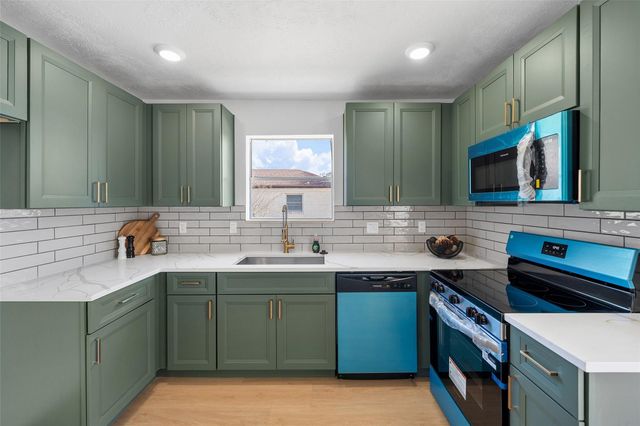 5607 Arncliffe Drive, Houston, TX 77088