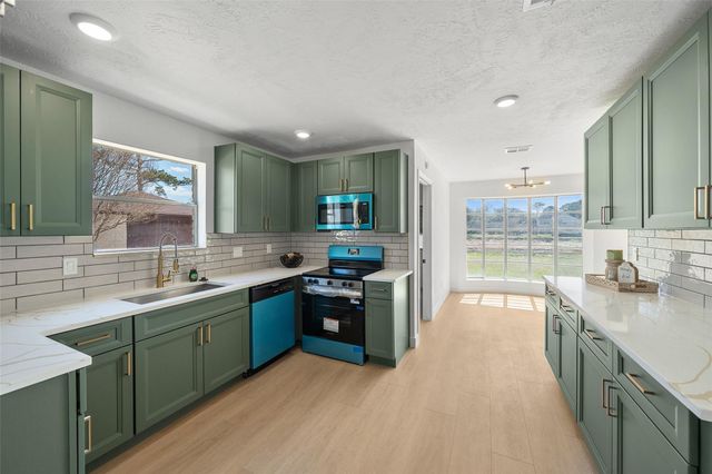 5607 Arncliffe Drive, Houston, TX 77088