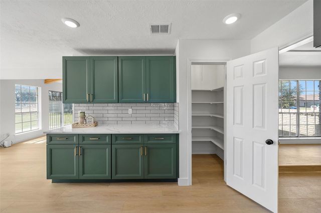 5607 Arncliffe Drive, Houston, TX 77088