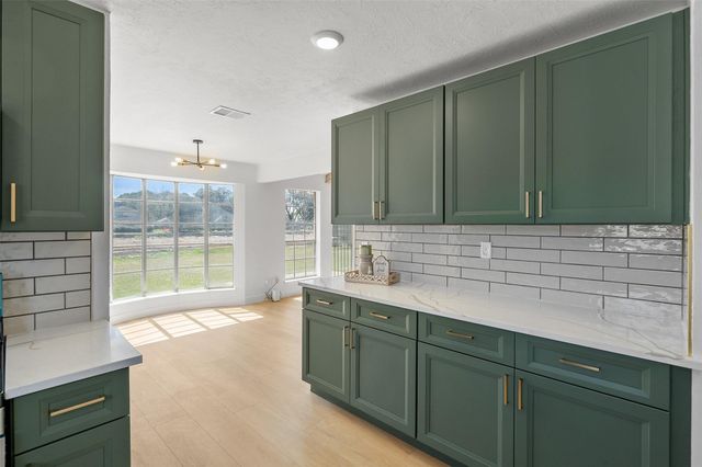 5607 Arncliffe Drive, Houston, TX 77088