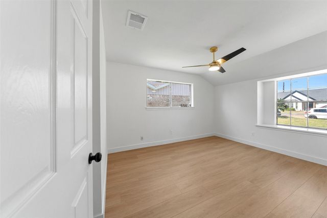 5607 Arncliffe Drive, Houston, TX 77088