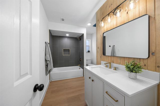 5607 Arncliffe Drive, Houston, TX 77088