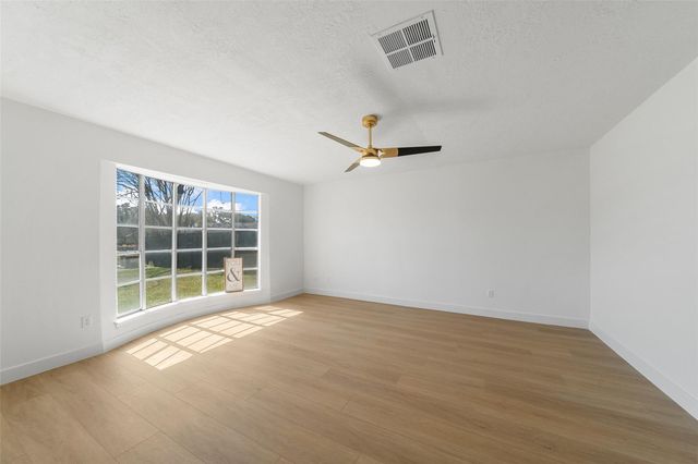 5607 Arncliffe Drive, Houston, TX 77088