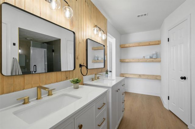 5607 Arncliffe Drive, Houston, TX 77088