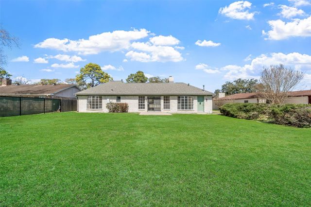 5607 Arncliffe Drive, Houston, TX 77088