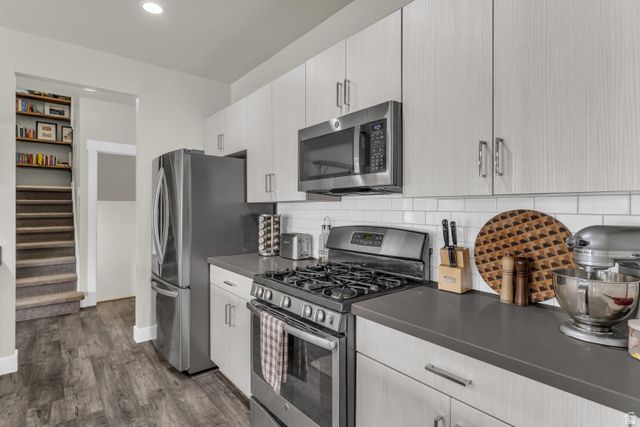 15176 S BATTLE DR, Bluffdale, UT 84065