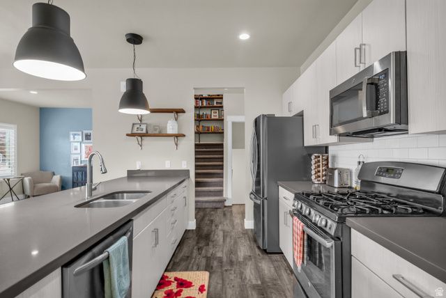 15176 S BATTLE DR, Bluffdale, UT 84065