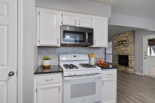 701 Riverwood DR, Cedar Park, TX 78613