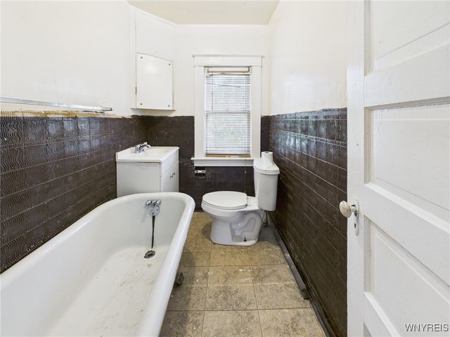 465 10th Street, Niagara Falls, NY 14303