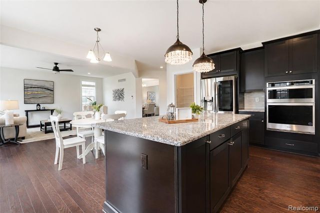 51040 Woodford Drive, Canton, MI 48188