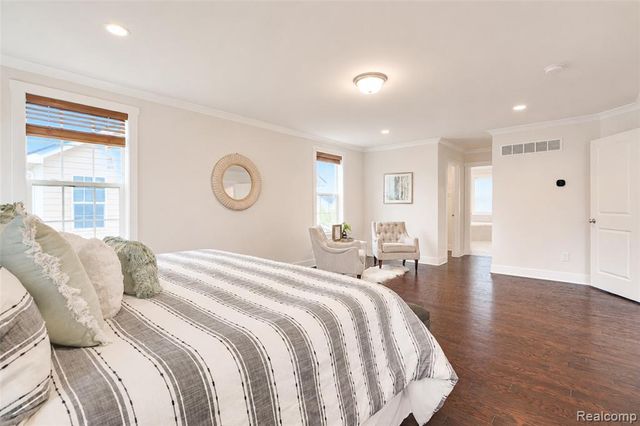 51040 Woodford Drive, Canton, MI 48188