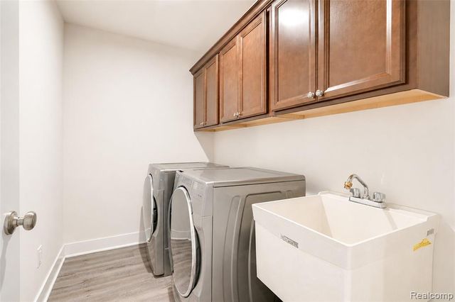 51040 Woodford Drive, Canton, MI 48188
