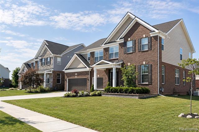 51040 Woodford Drive, Canton, MI 48188