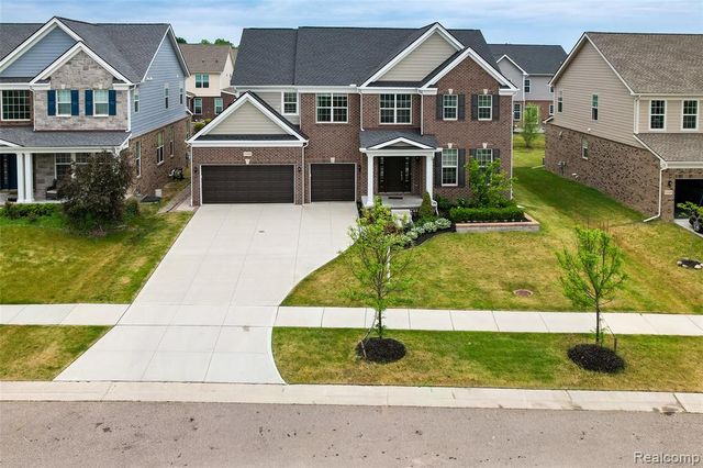 51040 Woodford Drive, Canton, MI 48188
