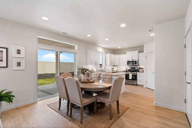 6898 E Faywood Ln, Spokane, WA 99217