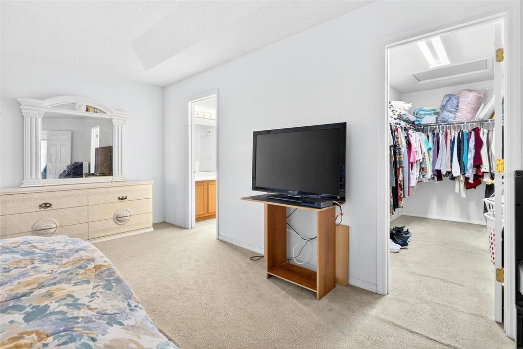 Image 30 of property listing at 11969 OLD GLORY DR, Orlando, FL 32837