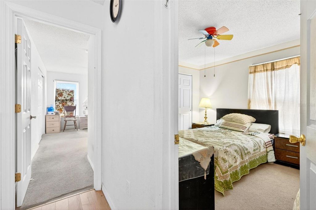 Image 35 of property listing at 11969 OLD GLORY DR, Orlando, FL 32837