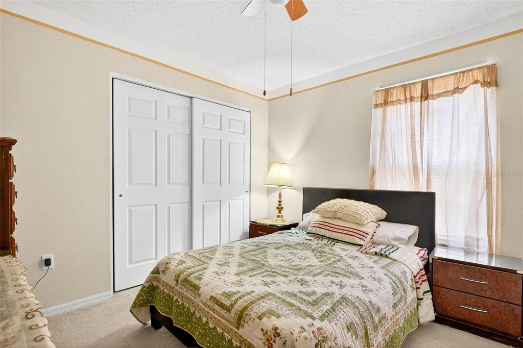 Image 36 of property listing at 11969 OLD GLORY DR, Orlando, FL 32837