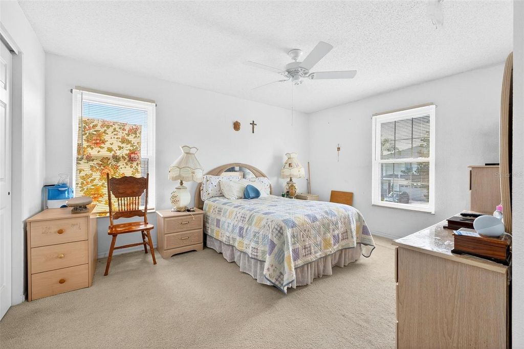 Image 37 of property listing at 11969 OLD GLORY DR, Orlando, FL 32837