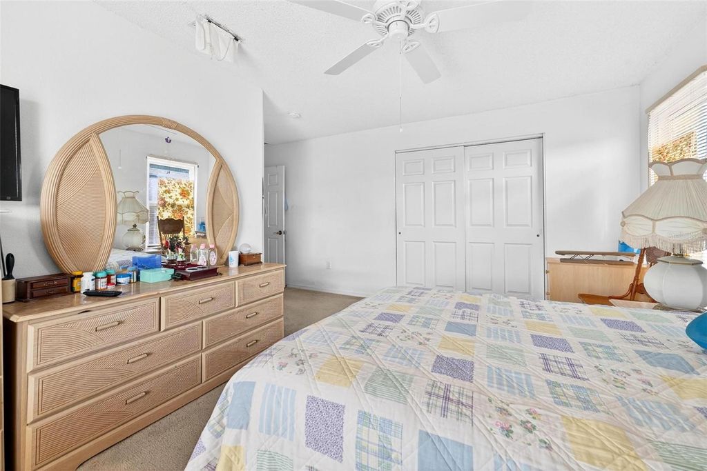 Image 38 of property listing at 11969 OLD GLORY DR, Orlando, FL 32837