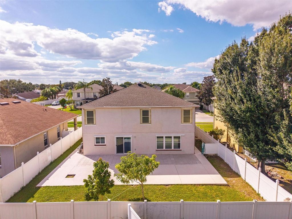 Image 40 of property listing at 11969 OLD GLORY DR, Orlando, FL 32837