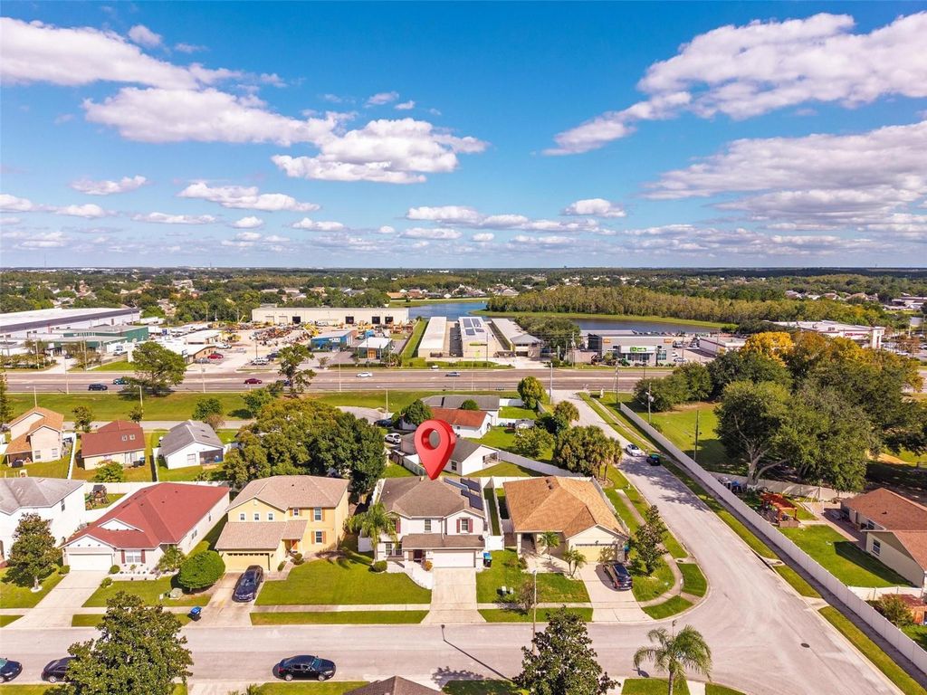 Image 44 of property listing at 11969 OLD GLORY DR, Orlando, FL 32837