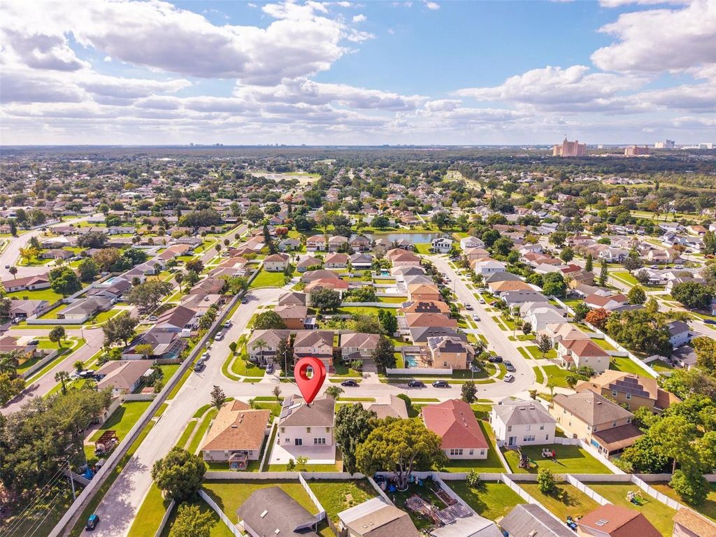 Image 45 of property listing at 11969 OLD GLORY DR, Orlando, FL 32837