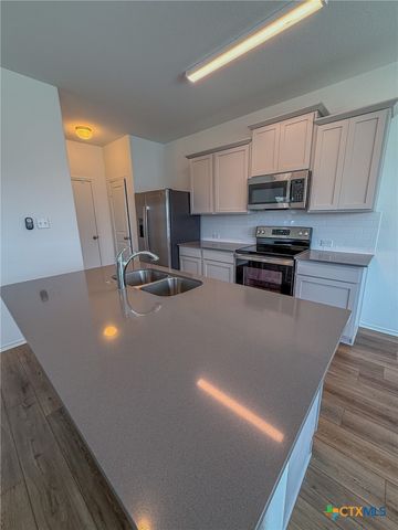 725 Bronco Billy Drive, Jarrell, TX 76537