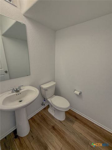 725 Bronco Billy Drive, Jarrell, TX 76537