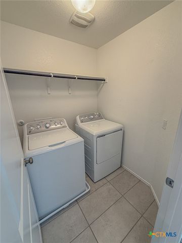 725 Bronco Billy Drive, Jarrell, TX 76537