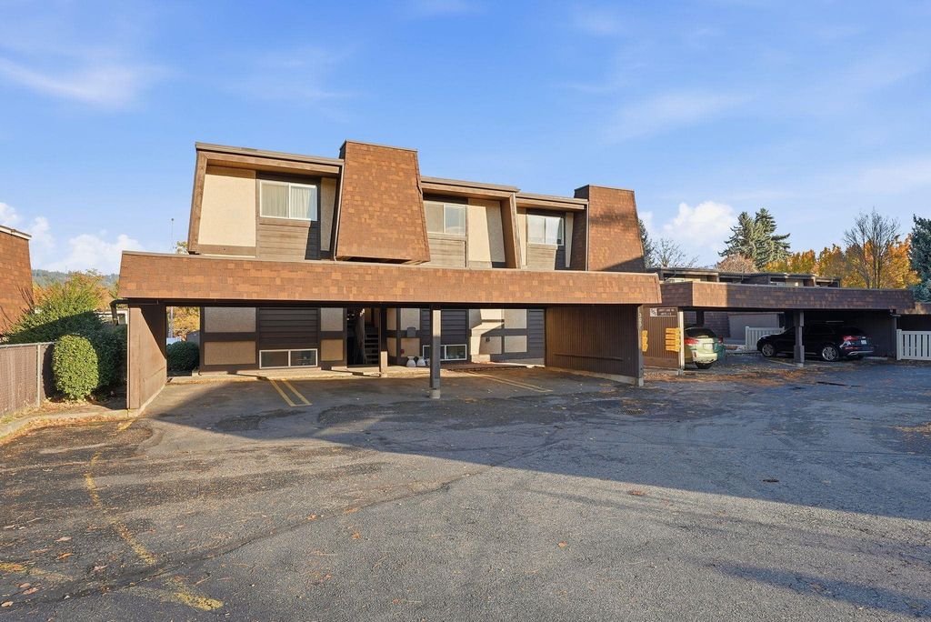 305 S Liberty Lake Rd, Liberty Lake, WA 99019