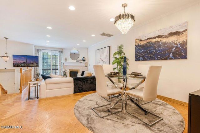 18102 Burbank Boulevard 29, Tarzana, CA 91356