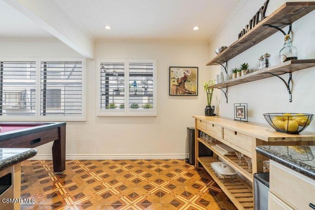 18102 Burbank Boulevard 29, Tarzana, CA 91356