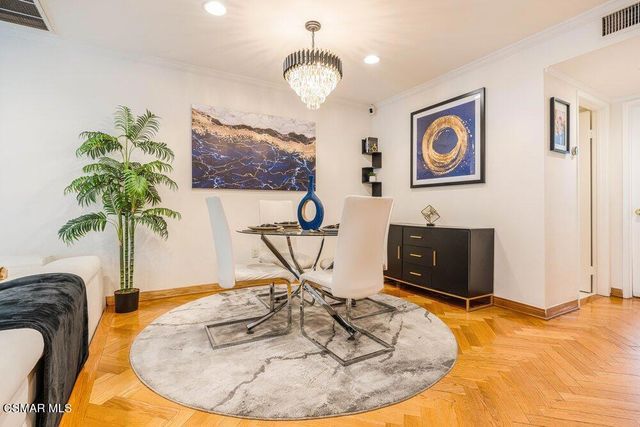18102 Burbank Boulevard 29, Tarzana, CA 91356