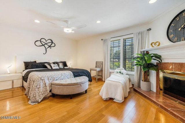 18102 Burbank Boulevard 29, Tarzana, CA 91356