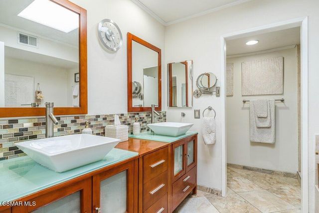18102 Burbank Boulevard 29, Tarzana, CA 91356