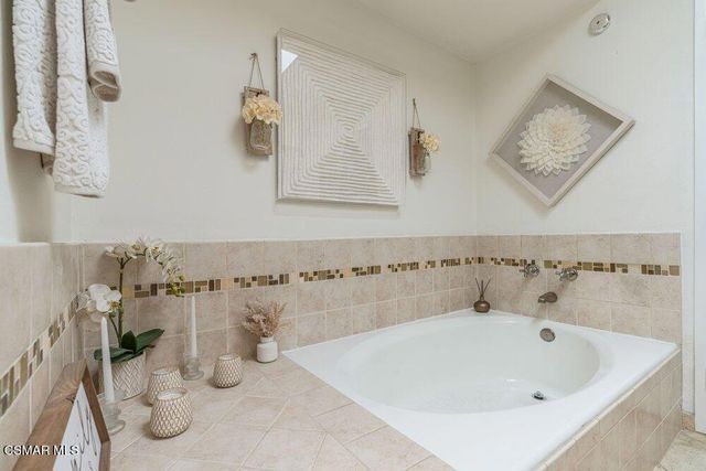 18102 Burbank Boulevard 29, Tarzana, CA 91356