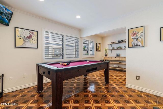 18102 Burbank Boulevard 29, Tarzana, CA 91356
