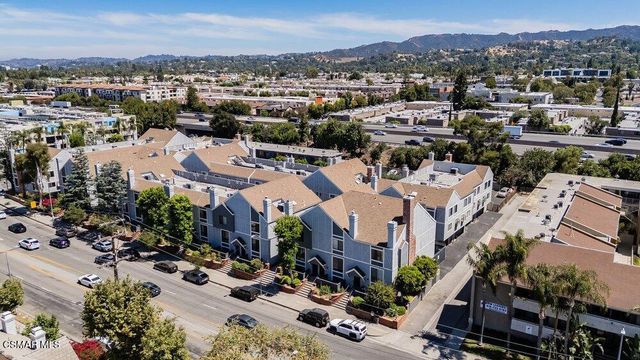 18102 Burbank Boulevard 29, Tarzana, CA 91356