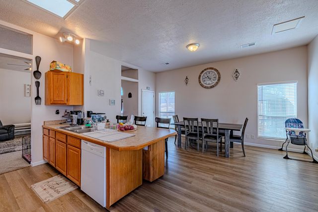 2525 Cabezon Drive NE, Rio Rancho, NM 87144