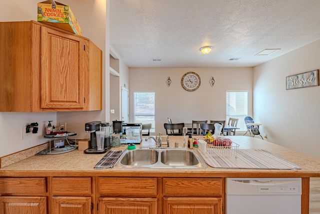 2525 Cabezon Drive NE, Rio Rancho, NM 87144