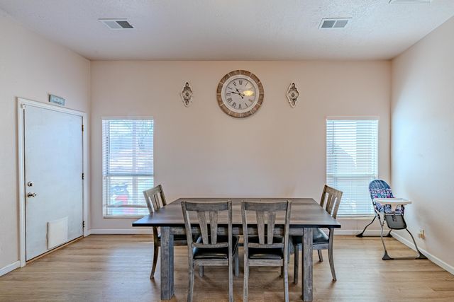 2525 Cabezon Drive NE, Rio Rancho, NM 87144