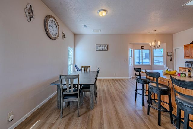 2525 Cabezon Drive NE, Rio Rancho, NM 87144