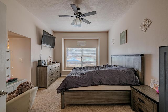 2525 Cabezon Drive NE, Rio Rancho, NM 87144