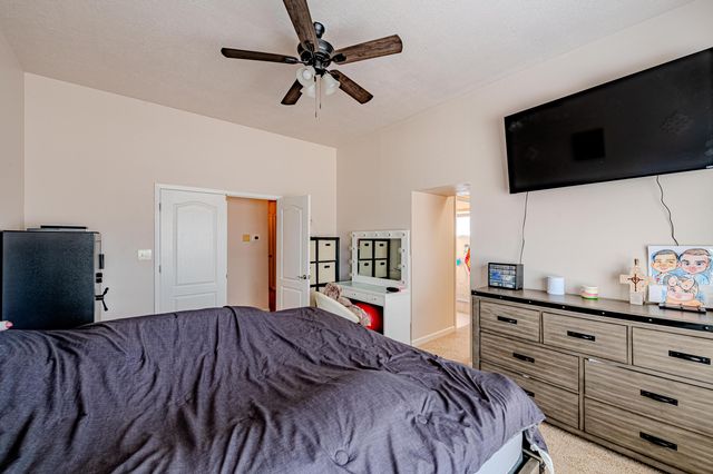 2525 Cabezon Drive NE, Rio Rancho, NM 87144