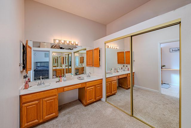 2525 Cabezon Drive NE, Rio Rancho, NM 87144