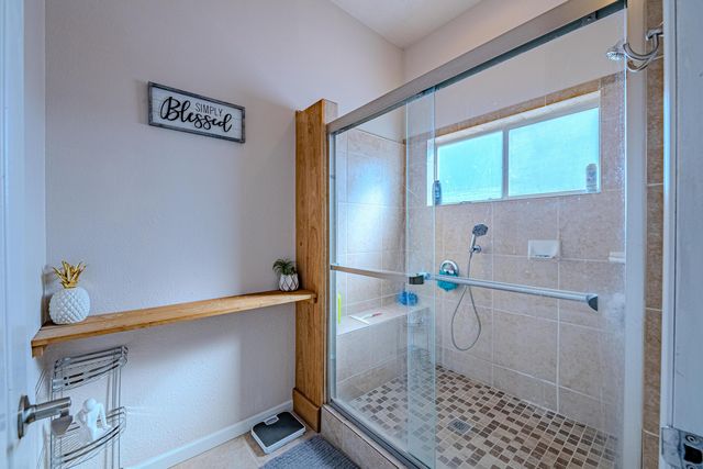 2525 Cabezon Drive NE, Rio Rancho, NM 87144