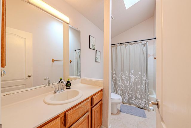 2525 Cabezon Drive NE, Rio Rancho, NM 87144